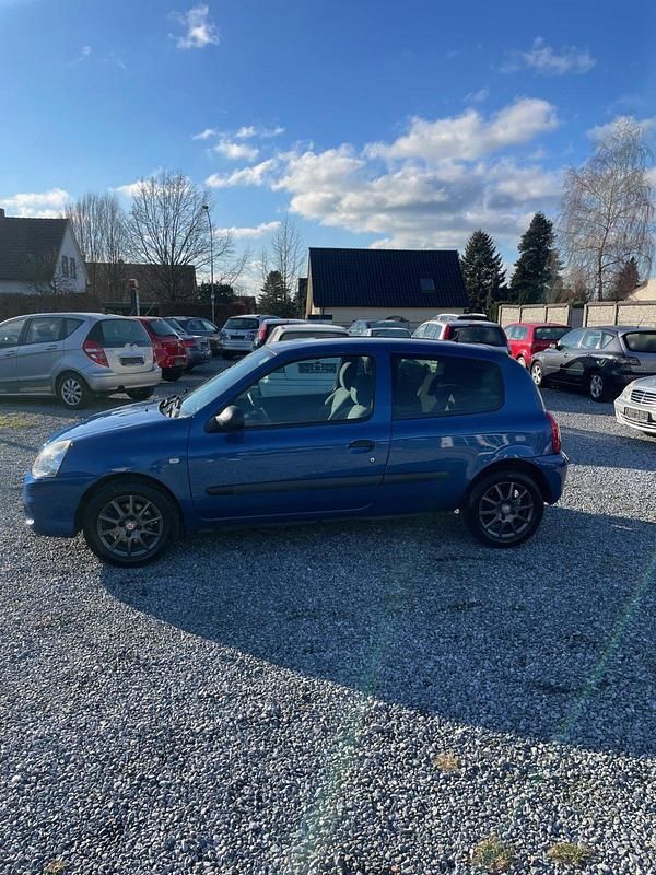 Gebraucht Renault Clio II 65 PS (47 kW) 2009 Blau Kleinwagen