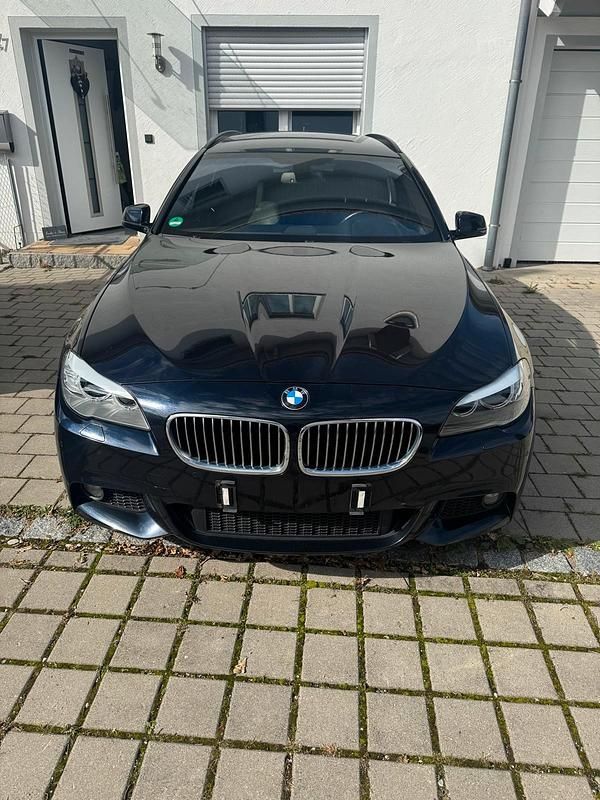 Blau Gebraucht 2012 BMW 525 Comfort Edition Kombi | 12.000 € (Etwas zu teuer) - Bild 1/4