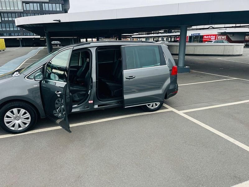 Usata VW Sharan 140 CV (102 kW) 2012 Grigio Monovolume