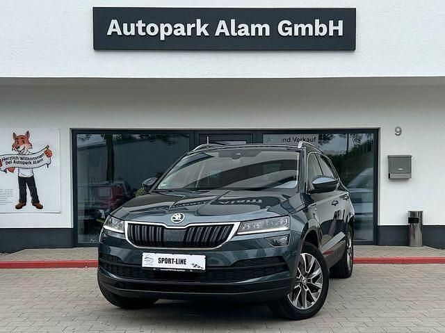 Quarzgrau metallic Gebraucht 2021 Skoda Karoq Clever SUV | 23.999 € (Fairer Preis) - Bild 1/4