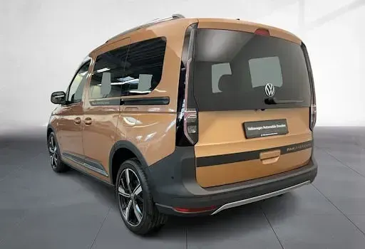 Neu VW Caddy PanAmericana 122 PS (89 kW) 2026 Braun Van / Kleinbus