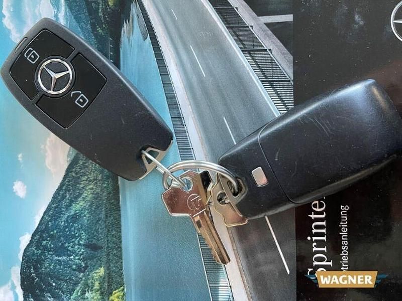 Gebraucht Mercedes Sprinter 163 PS (119 kW) 2018 Arktikweiss Van