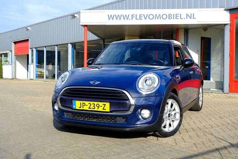Gebraucht Mini Cooper Business 136 PS (100 kW) 2016 Blau Kleinwagen