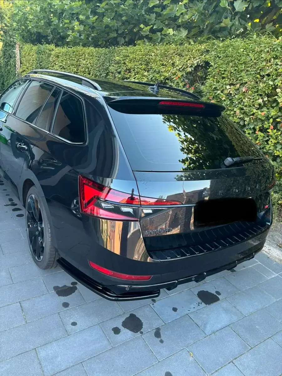 Gebraucht Skoda Superb SportLine 190 PS (139 kW) 2019 Schwarz Kombi