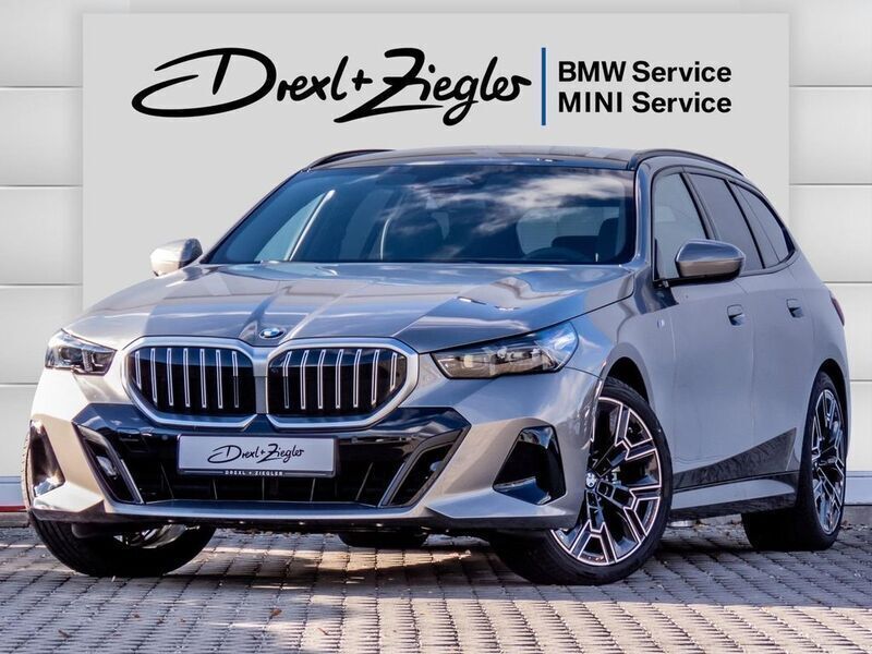 Grau Gebraucht 2024 BMW 520 M Sport Kombi | 53.999 € (Superpreis) - Bild 1/4
