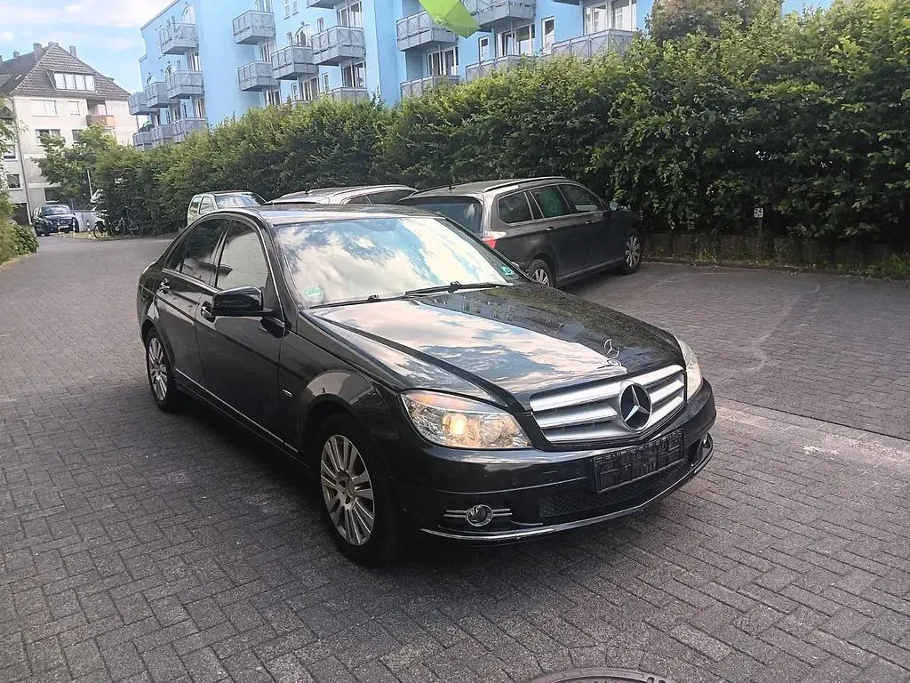 Gebraucht Mercedes C250 204 PS (150 kW) 2011 Schwarz Limousine