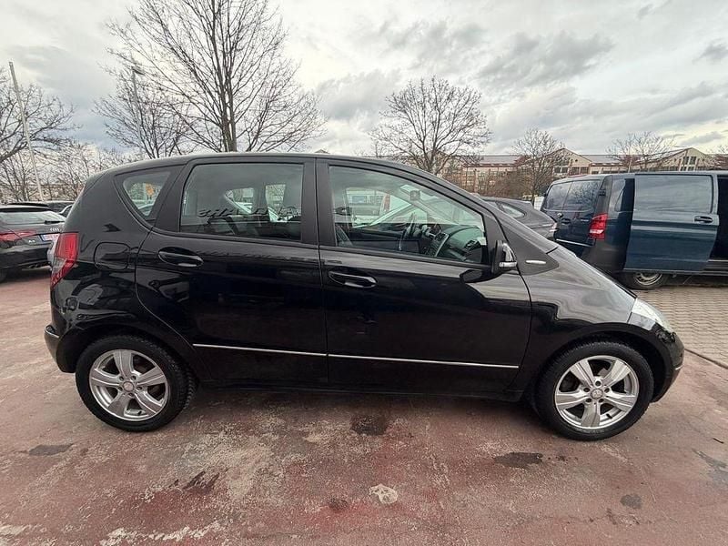 Gebraucht Mercedes A180 109 PS (80 kW) 2011 Schwarz Limousine