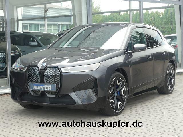 Grau Gebraucht 2023 BMW iX Sport Line SUV | 66.400 € (Fairer Preis) - Bild 1/4
