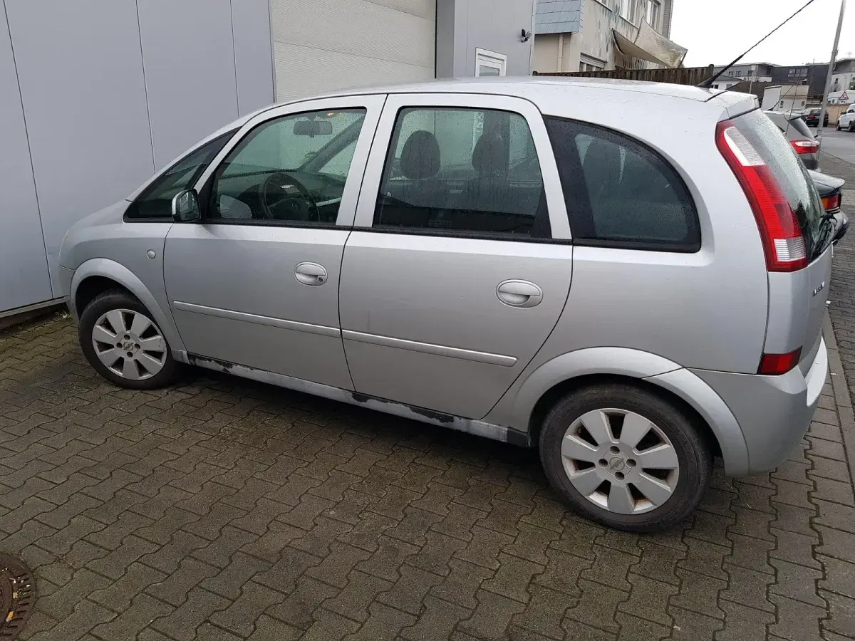 Gebraucht Opel Meriva 90 PS (66 kW) 2005 Silber Van / Kleinbus