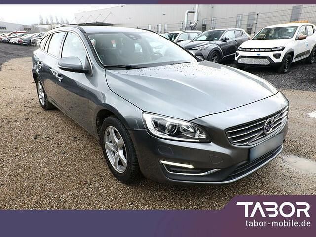 Gebraucht Volvo V60 Momentum 152 PS (111 kW) 2018 Grau Kombi