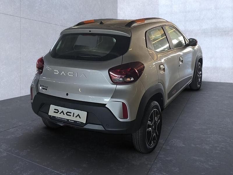 Gebraucht Dacia Spring Essentiel 33 kW (45 PS) 2022 Diamantsilbergrau (silber) Kleinwagen
