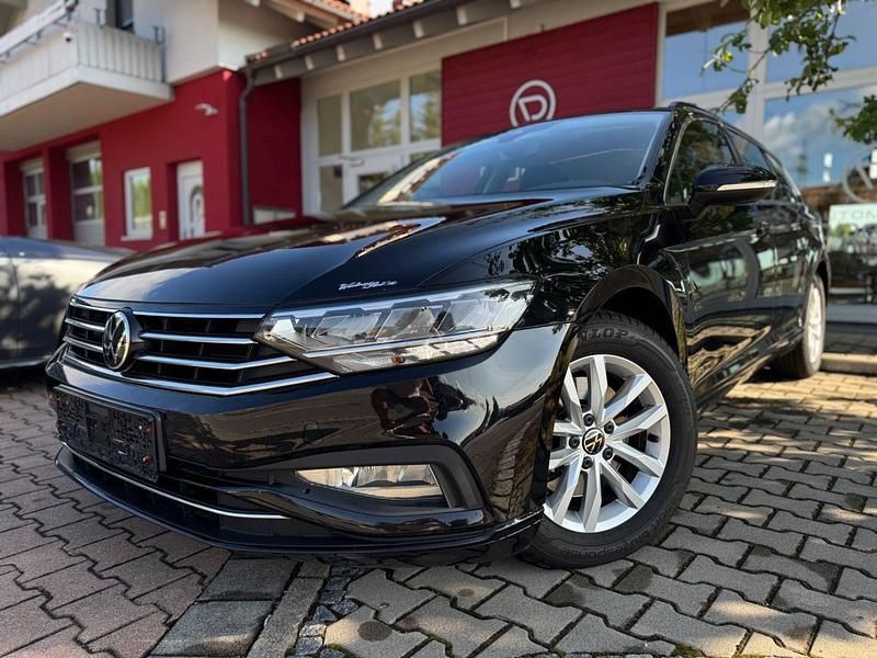 Schwarz Gebraucht 2021 VW Passat Business Kombi | 12.990 € (Superpreis) - Bild 1/4