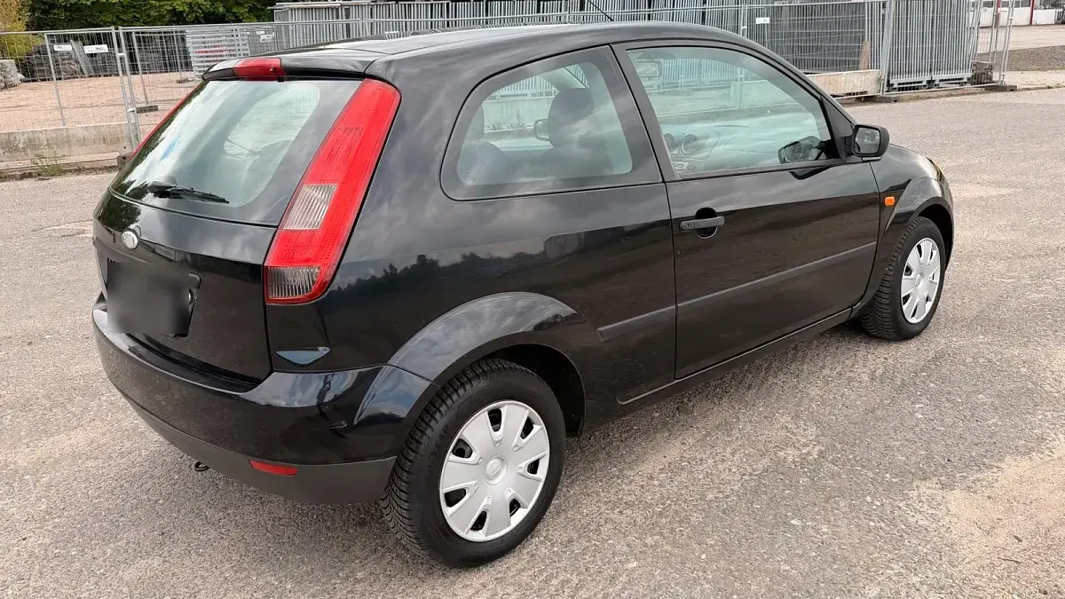 Gebraucht Ford Fiesta 60 PS (44 kW) 2005 Schwarz Kleinwagen