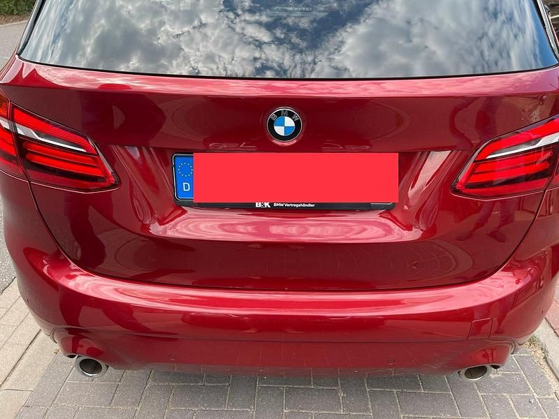 Gebraucht BMW 220 Sport Line 192 PS (141 kW) 2018 Rot Van / Kleinbus