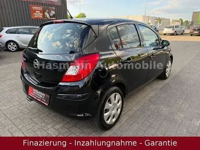 Używany Opel Corsa Satellite 87 KM (63 kW) 2011 Czarny Sedan/Limuzyna