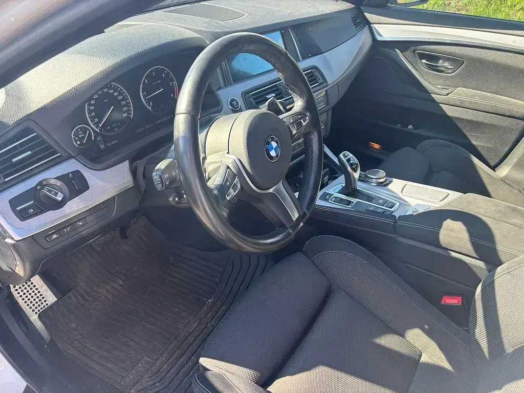 Gebraucht BMW M550 Performance 381 PS (280 kW) 2016 Weiß Limousine