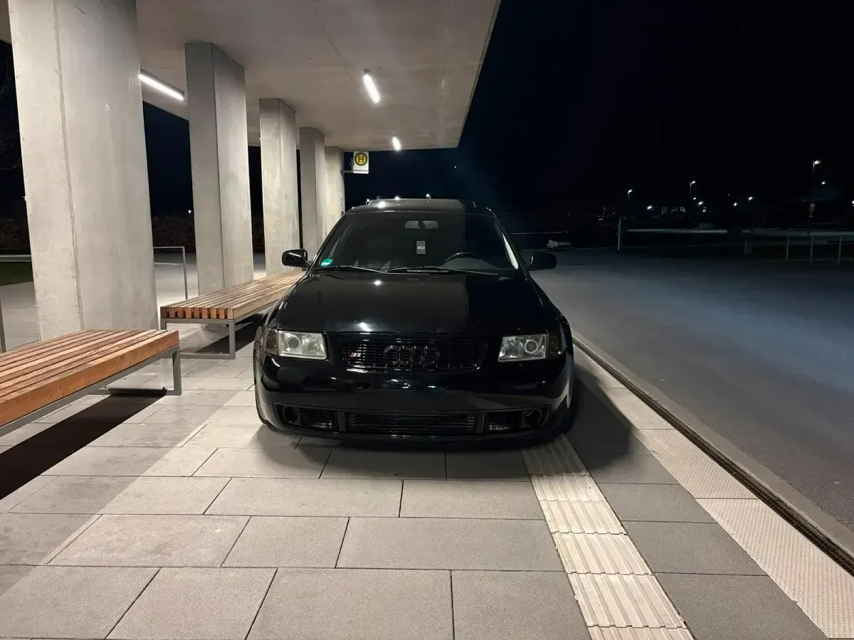 Używany Audi S3 Basis 209 KM (153 kW) 1999 Czarny Hatchback