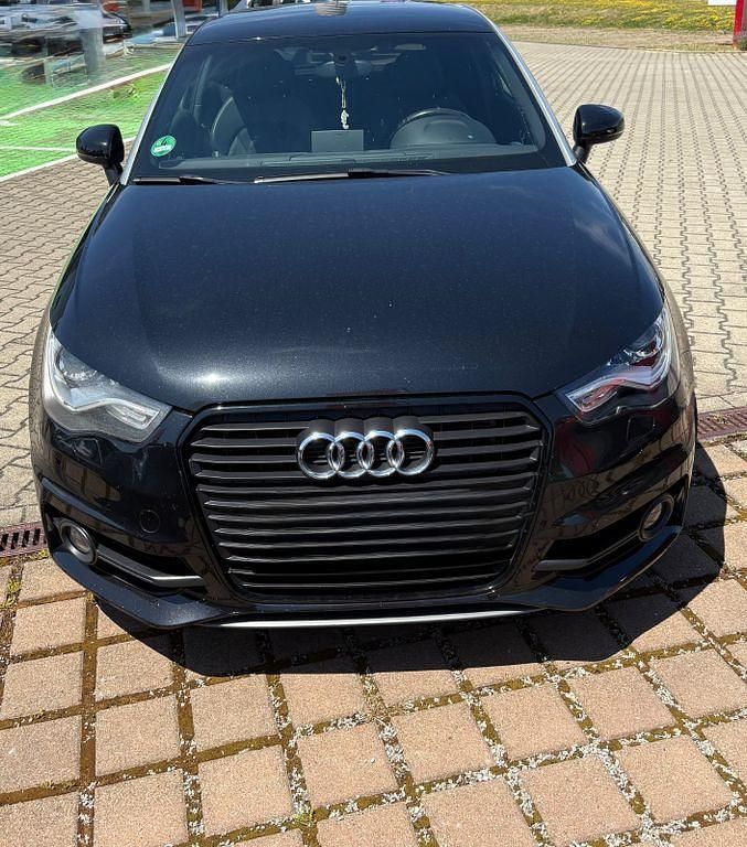 Schwarz Gebraucht 2011 Audi A1 S-Line Kleinwagen | 5.300 € (Superpreis) - Bild 1/4