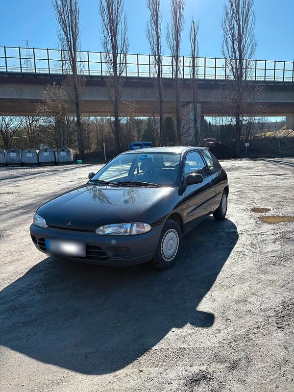 Gebraucht Mitsubishi Colt 75 PS (55 kW) 1992 Schwarz Kleinwagen