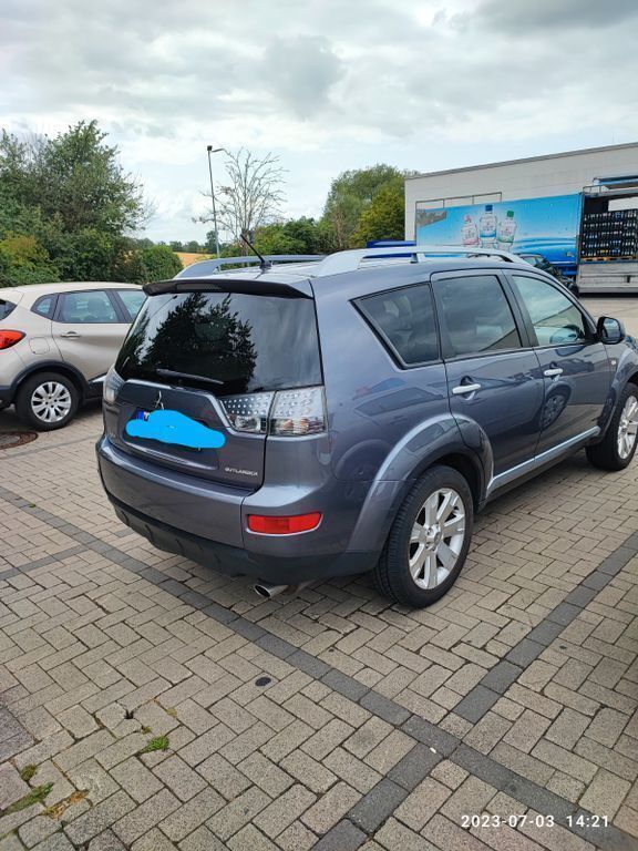 Grau Gebraucht 2009 Mitsubishi Outlander Instyle SUV | 7.999 € (Teuer) - Bild 1/4