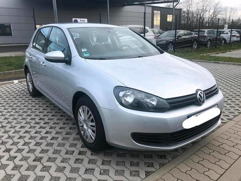Silber Gebraucht 2010 VW Golf VI Limousine | 6.690 € (Teuer) - Bild 1/4