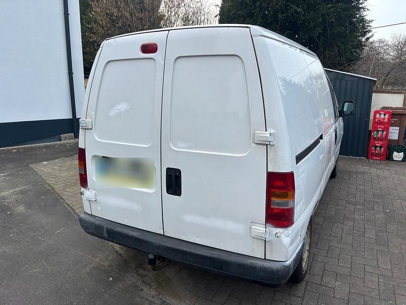 Gebraucht Peugeot Expert 69 PS (50 kW) 2003 Weiß Van