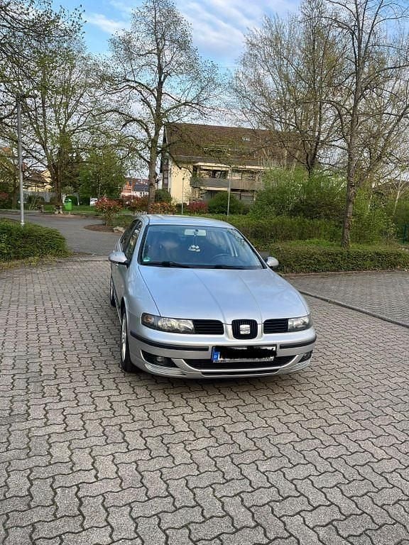 Second-hand Seat Leon 105 CP (77 kW) 2004 Argintiu Hatchback