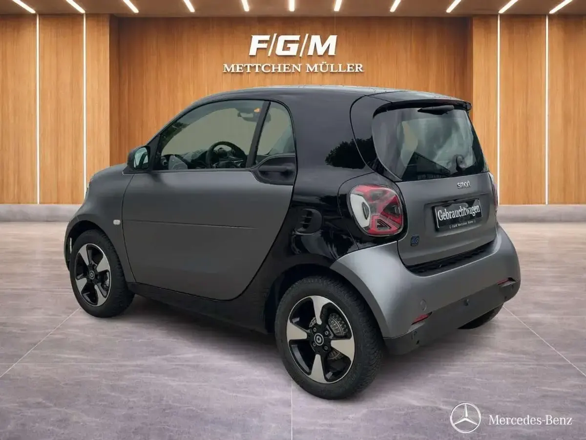 Gebraucht Smart ForTwo Coupé 60 kW (82 PS) 2024 Bodypanels in titania grey (ma Kleinwagen