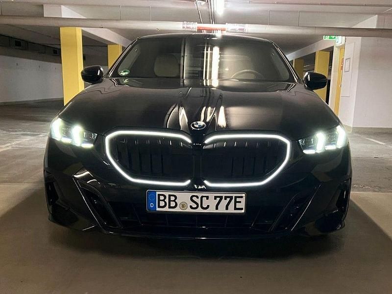 Gebraucht BMW 530e M Sport 190 PS (139 kW) 2025 Schwarz Limousine