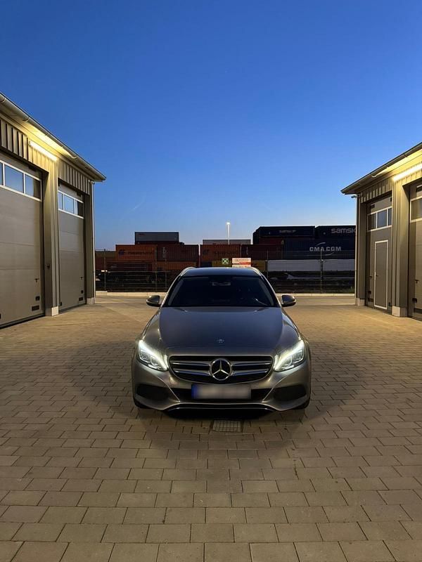 Gebraucht Mercedes C250 204 PS (150 kW) 2014 Grau Kombi