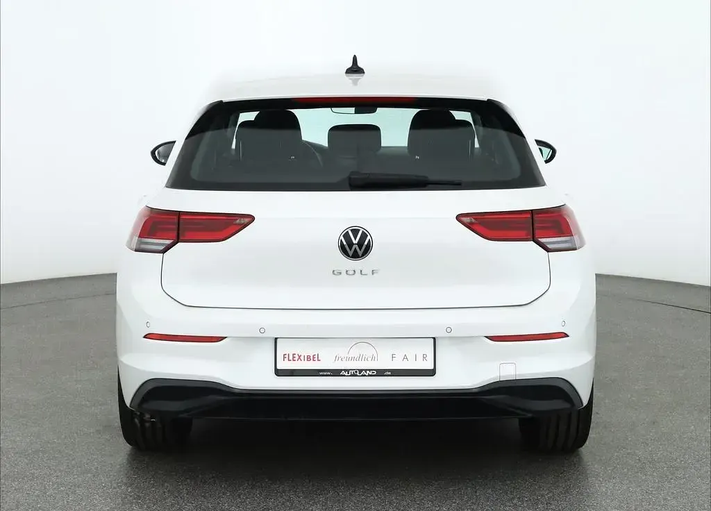 Gebraucht VW Golf VIII Life 131 PS (96 kW) 2020 Weiß Limousine