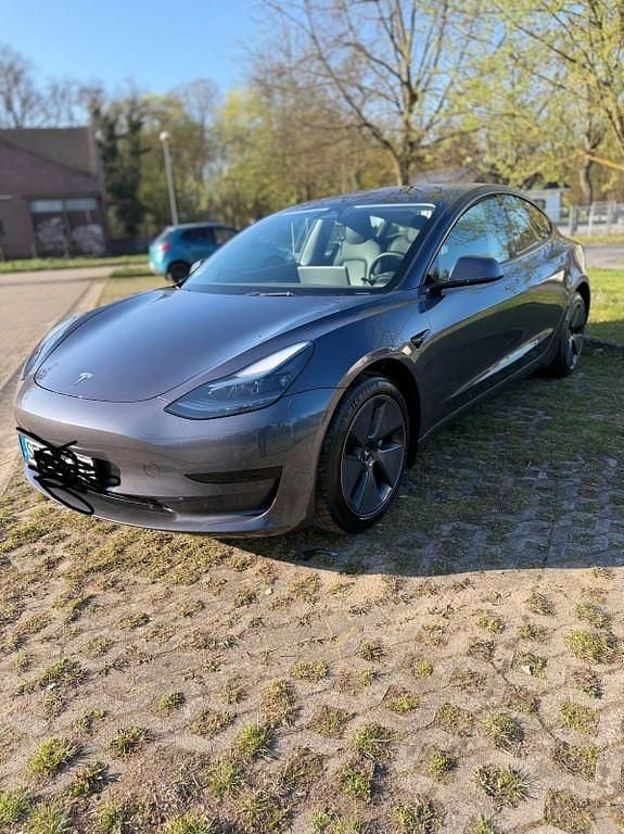 Second-hand Tesla Model 3 Standard Range 208 kW (283 CP) 2022 Gri Berlinǎ