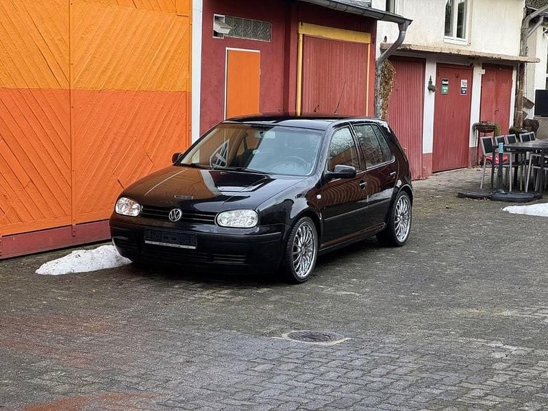 Schwarz Gebraucht 2002 VW Golf R Limousine | 2.000 € (Superpreis) - Bild 1/4