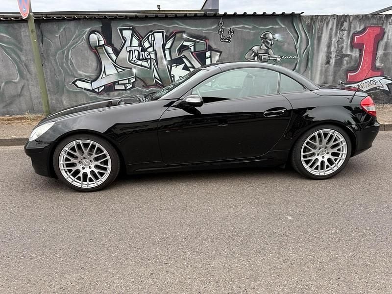 Schwarz Gebraucht 2006 Mercedes SLK200 Cabrio | 9.990 € (Teuer) - Bild 1/4