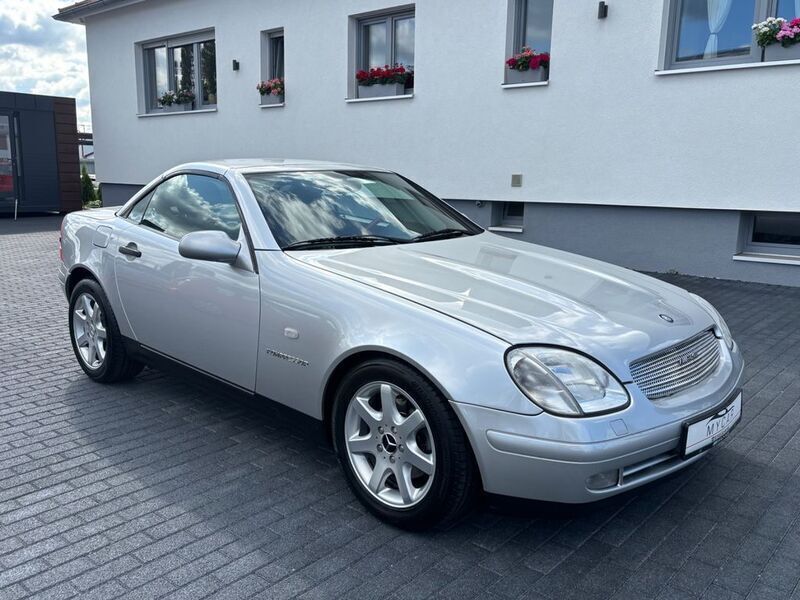 Gebraucht Mercedes SLK230 193 PS (141 kW) 2000 Silber Cabrio