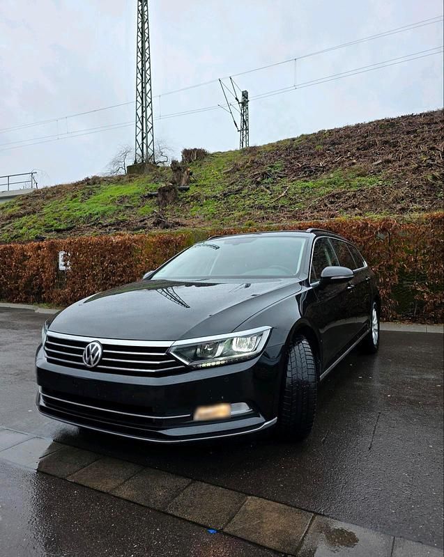 Second-hand VW Passat Comfortline 190 CP (139 kW) 2019 Negru Break