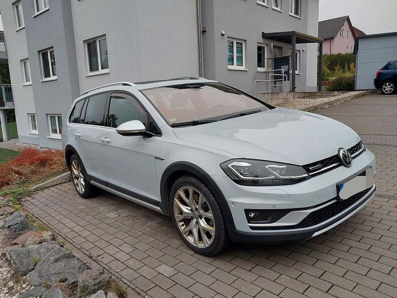 Gebraucht VW Golf Alltrack 179 PS (131 kW) 2017 Weiß Kombi