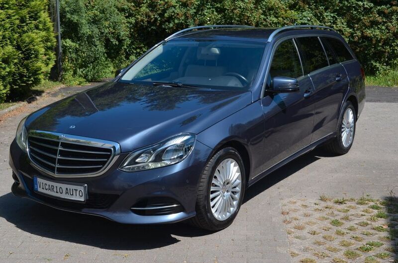 Gebraucht Mercedes E200 136 PS (100 kW) 2013 Blau Limousine