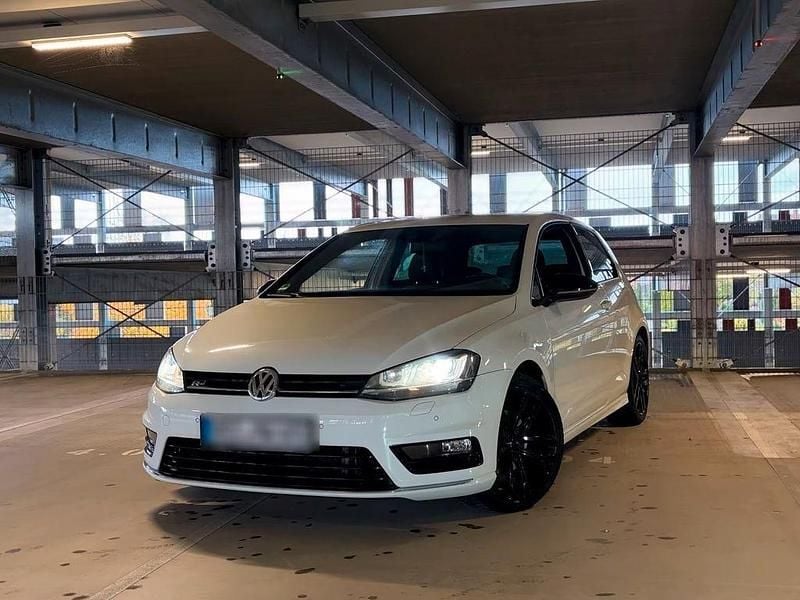 Weiß Gebraucht 2016 VW Golf VII Highline Limousine | 10.400 € (Superpreis) - Bild 1/4