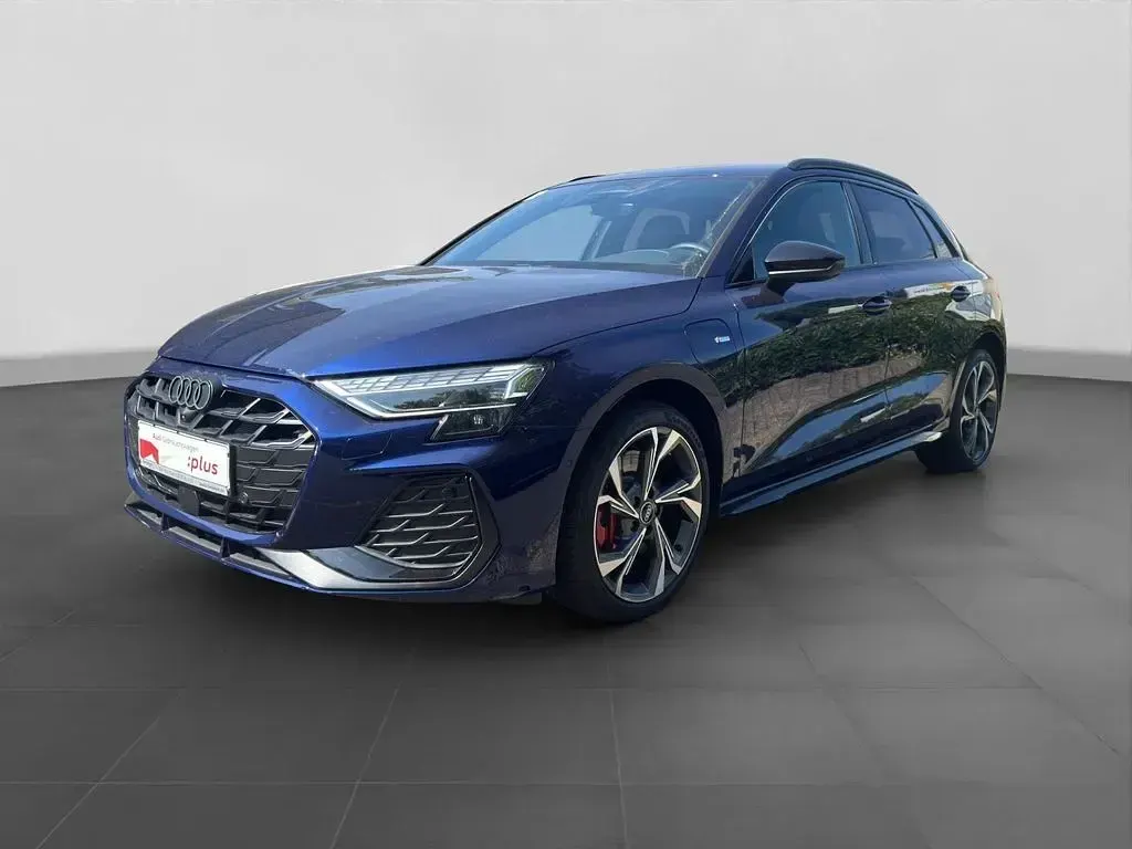 Gebraucht Audi A3 Sport 272 PS (200 kW) 2025 Blau Limousine