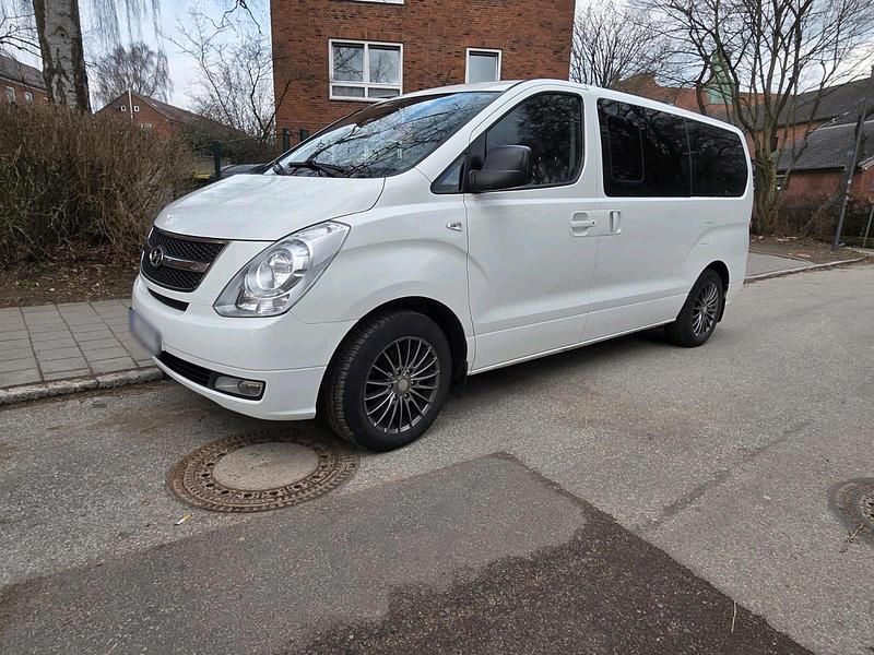 Gebraucht Hyundai H-1 175 PS (128 kW) 2011 Weiß Van / Kleinbus