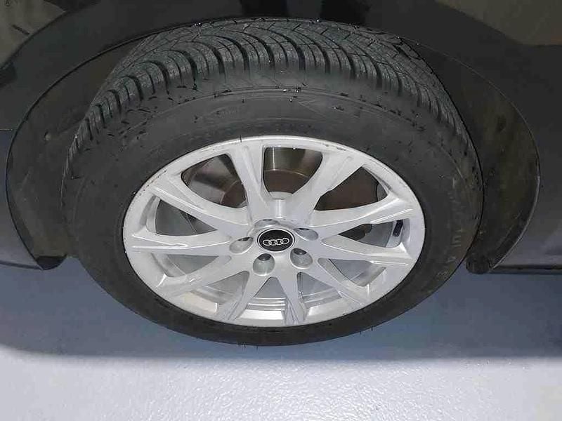 Gebraucht Audi A4 150 PS (110 kW) 2022 Mythosschwarz metallic Kombi