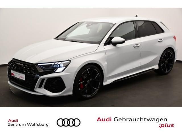 Gletscherweiß metallic Gebraucht 2024 Audi RS3 Sportback Ambiente Kleinwagen | 55.690 € (Superpreis) - Bild 1/3