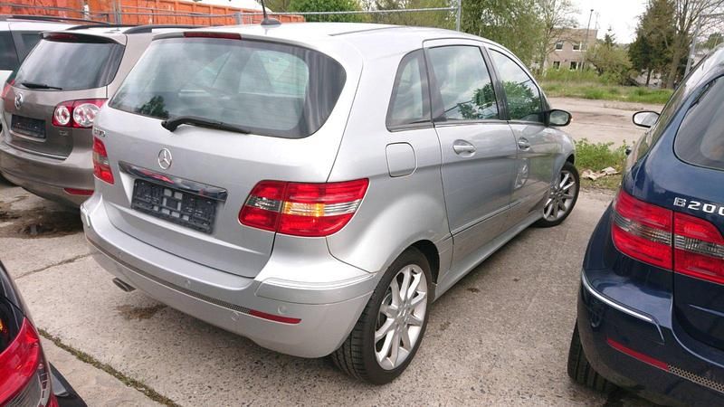 Gebraucht Mercedes B170 116 PS (85 kW) 2007 Silber Van / Kleinbus