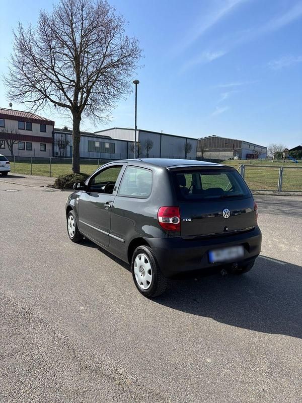 Second-hand VW Fox 54 CP (39 kW) 2006 Gri Hatchback