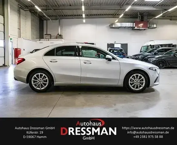 Gebraucht Mercedes A200 Progressive 163 PS (119 kW) 2020 Iridiumsilber  metalliclack Limousine