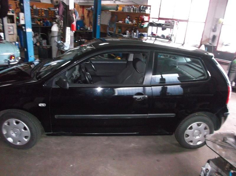 Gebraucht VW Polo 64 PS (47 kW) 2005 Schwarz Kleinwagen