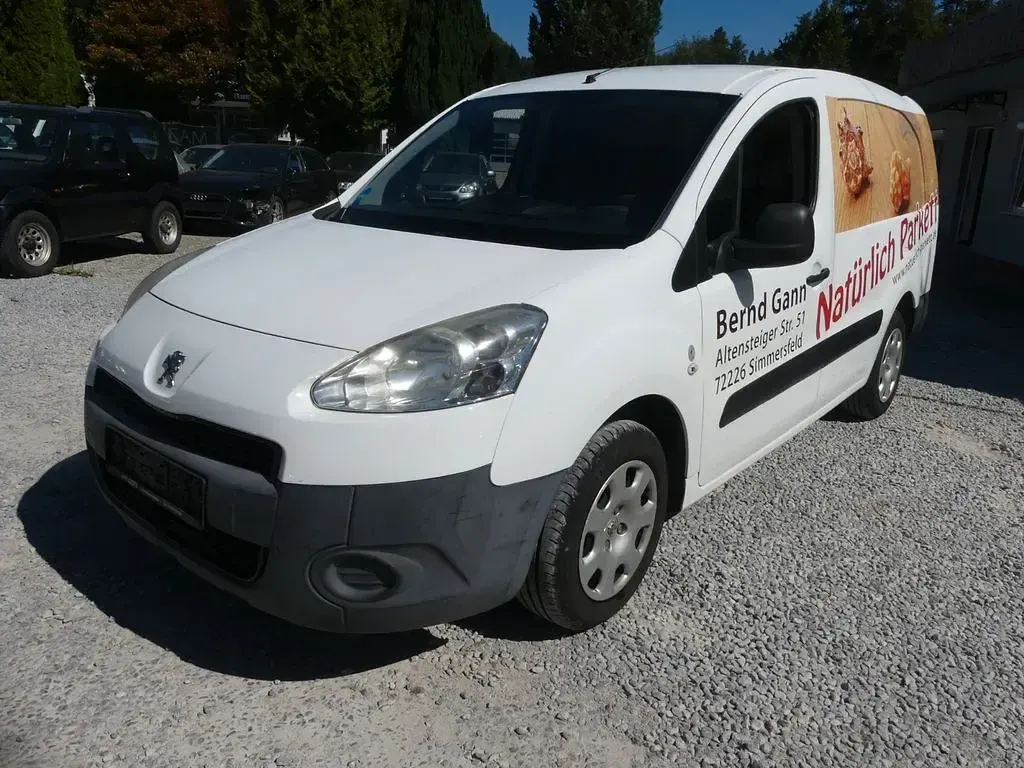 Gebraucht Peugeot Partner Comfort 90 PS (66 kW) 2014 Weiß Van / Kleinbus