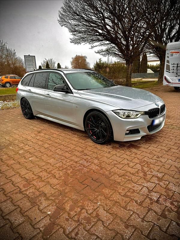 Gebraucht BMW 330 M Sport 258 PS (189 kW) 2016 Silber Kombi