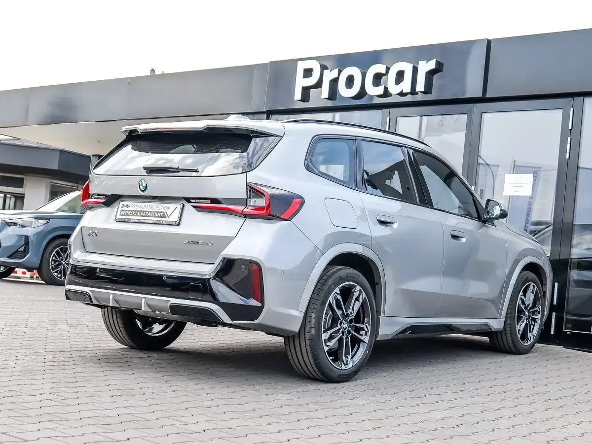 Gebraucht BMW X1 M Sport 197 PS (144 kW) 2025 Spacesilber metallic SUV